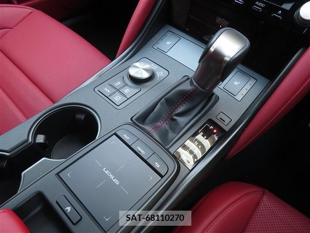 Lexus IS 2021-07 334422-12