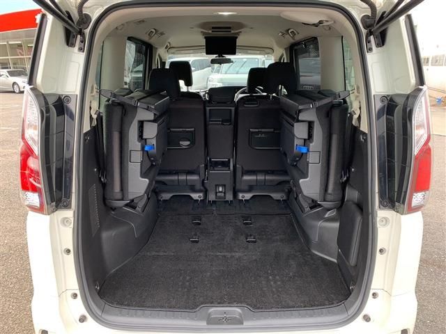 Nissan SERENA 2018-07 188391-6