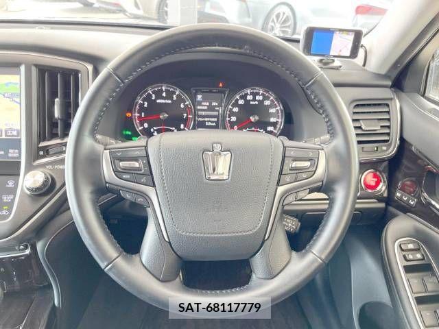 Toyota CROWN SEDAN 2018-01 347569-12