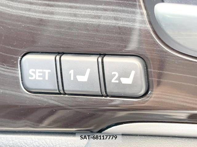 Toyota CROWN SEDAN 2018-01 347569-8