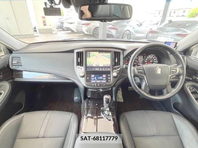 Toyota CROWN SEDAN 2018-01 347569-1