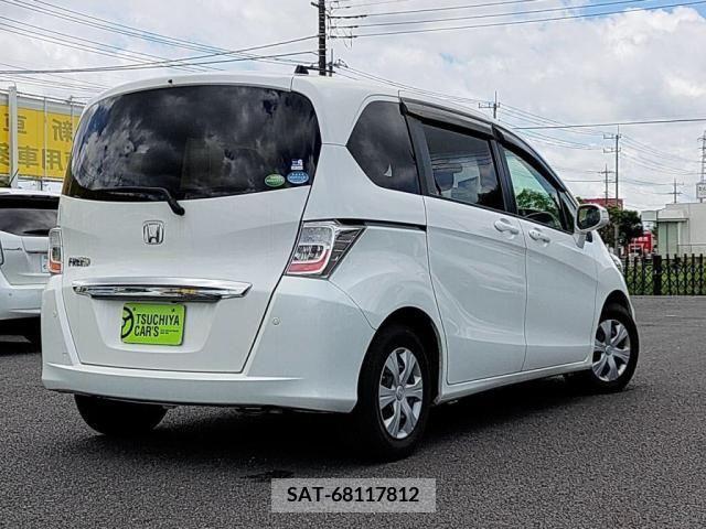 Honda FREED 2013-08 385743-1