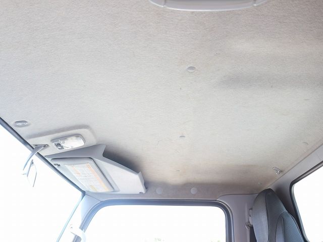 Mitsubishi CANTER 2017-12 180660-28