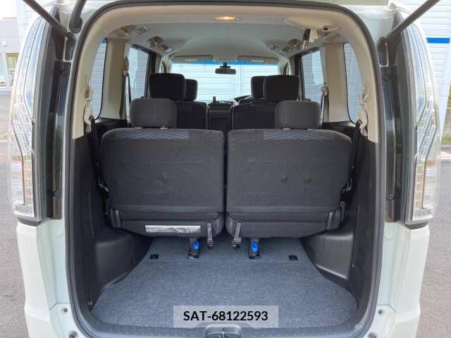 Nissan SERENA 2016-02 324918-12