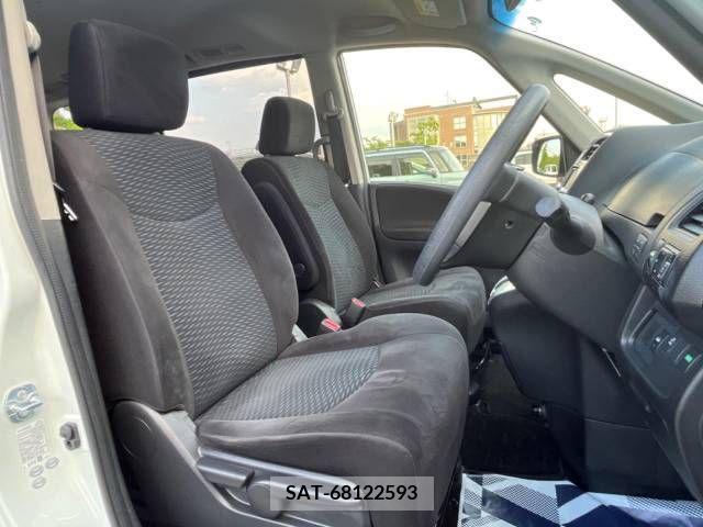 Nissan SERENA 2016-02 324918-9