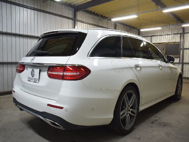 Mercedes Benz E-CLASS 2020-08 20199-2
