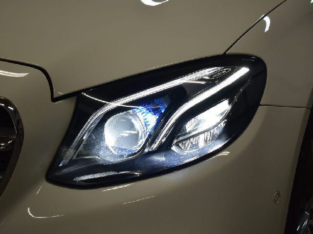 Mercedes Benz E-CLASS 2020-08 20199-27