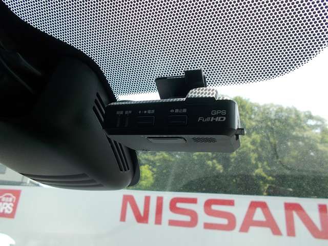 Nissan SERENA 2018-05 23292-8