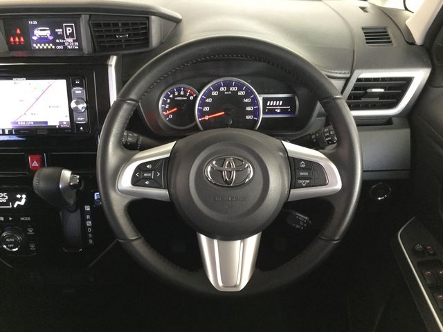 Toyota ROOMY 2018-11 10279-4