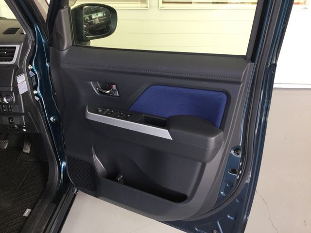 Toyota ROOMY 2018-11 10279-5