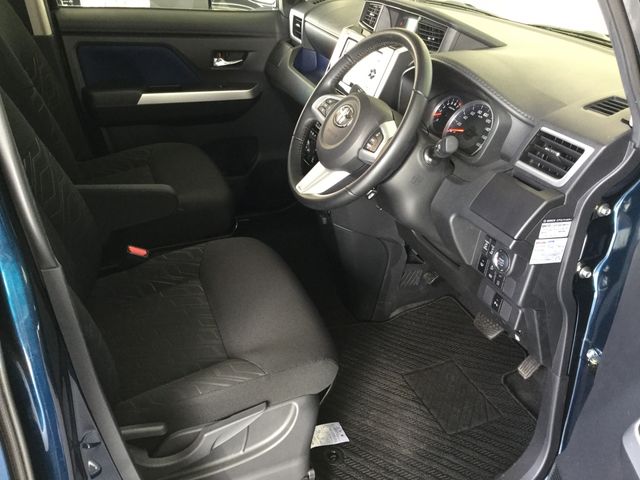 Toyota ROOMY 2018-11 10279-1