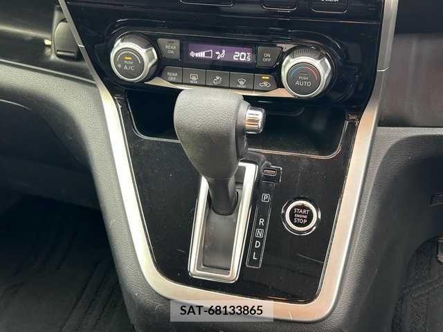 Nissan SERENA 2016-09 376923-21