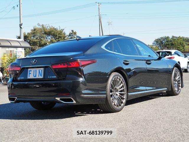 Lexus LS 2021-05 203298-4