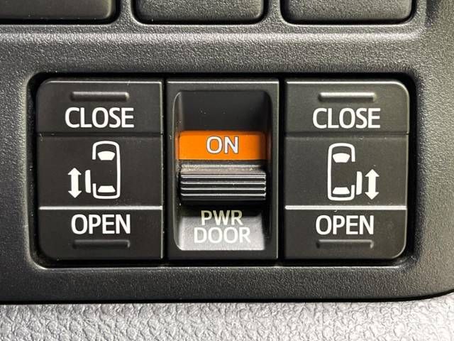 Toyota VOXY 2018-10 194709-3
