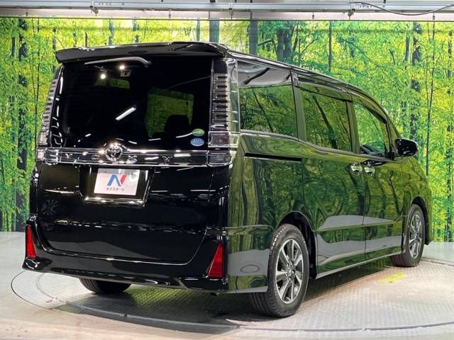 Toyota VOXY 2018-10 194709-18