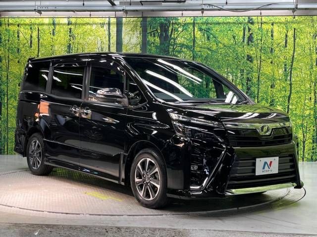 Toyota VOXY 2018-10 194709-17