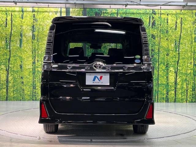 Toyota VOXY 2018-10 194709-16