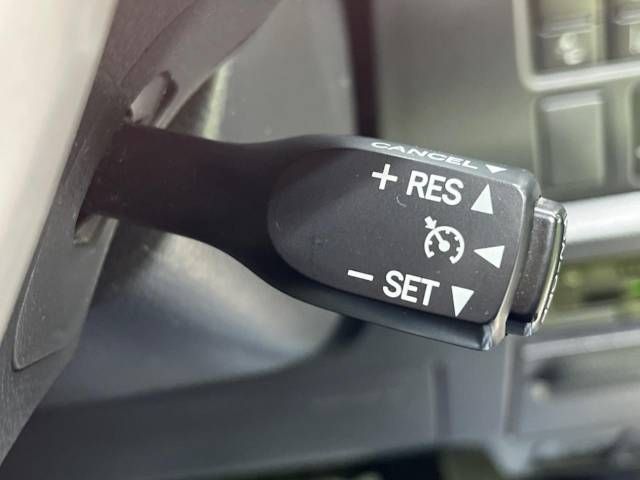 Toyota VOXY 2018-10 194709-7
