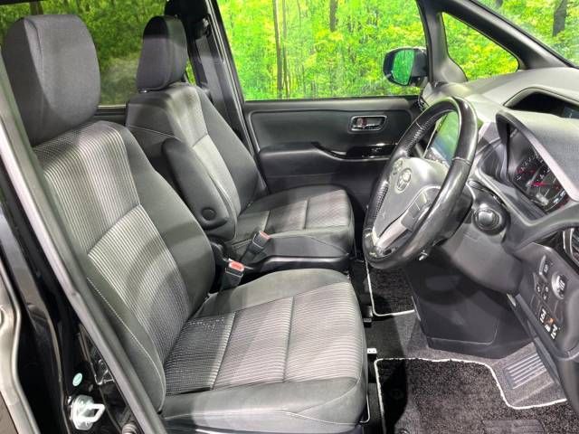 Toyota VOXY 2018-04 23805-8