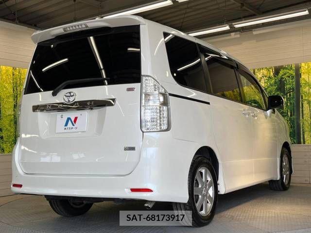 Toyota NOAH 2008-12 250211-18