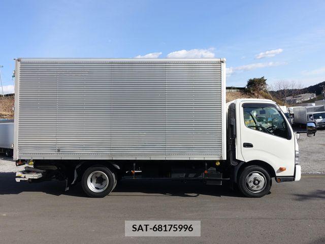 Hino DUTRO 2014-03 210438-5