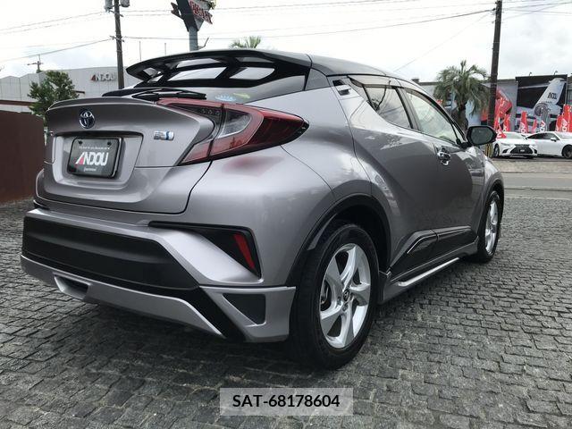 Toyota C-HR 2018-08 323053-2