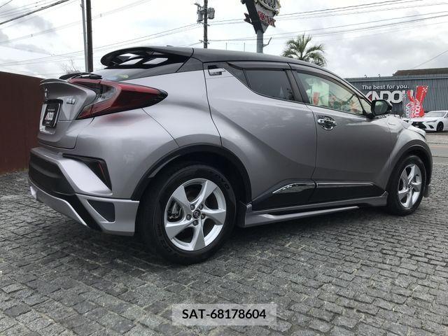 Toyota C-HR 2018-08 323053-6