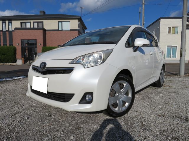 Toyota RACTIS 2011-02 185848-0