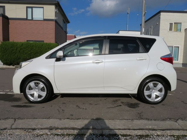 Toyota RACTIS 2011-02 185848-4