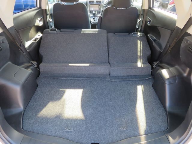 Toyota RACTIS 2011-02 185848-19