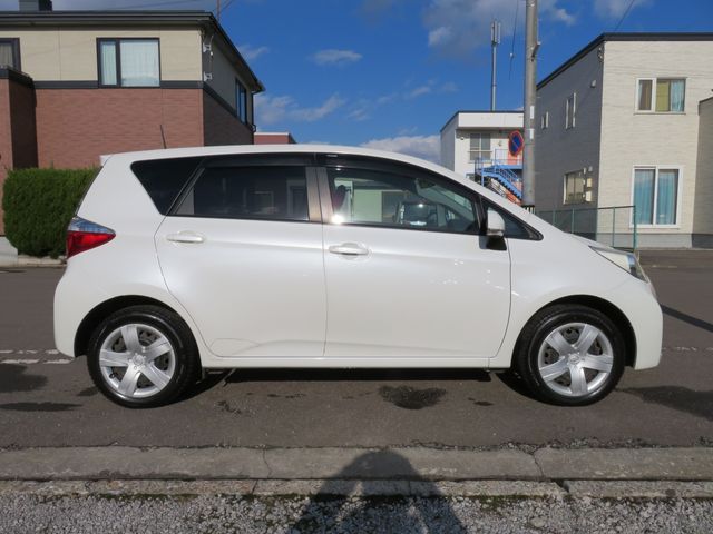 Toyota RACTIS 2011-02 185848-3