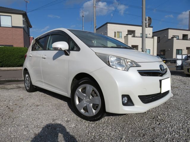 Toyota RACTIS 2011-02 185848-5