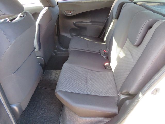 Toyota RACTIS 2011-02 185848-14