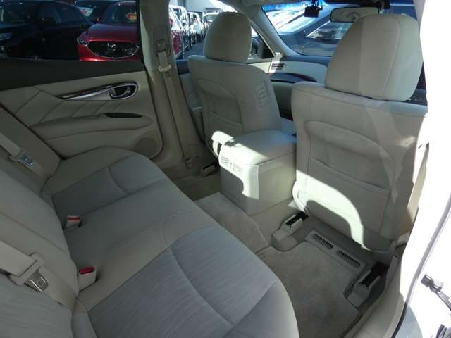 Nissan FUGA 2017-01 26800-26
