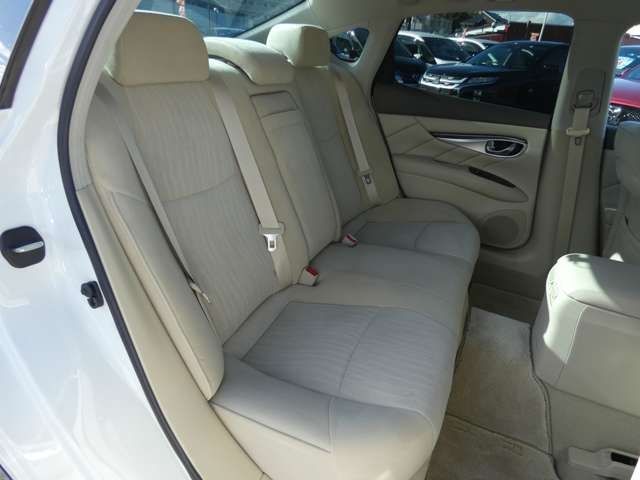 Nissan FUGA 2017-01 26800-25