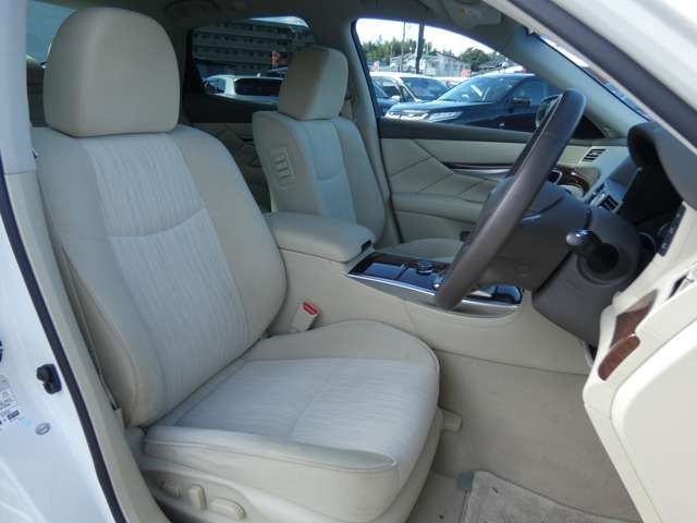 Nissan FUGA 2017-01 26800-22