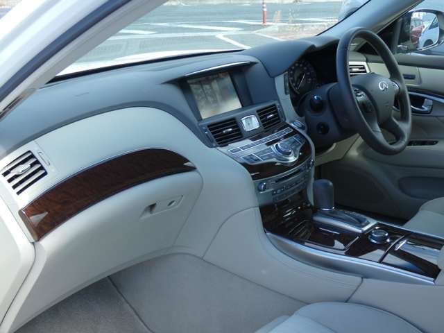 Nissan FUGA 2017-01 26800-11