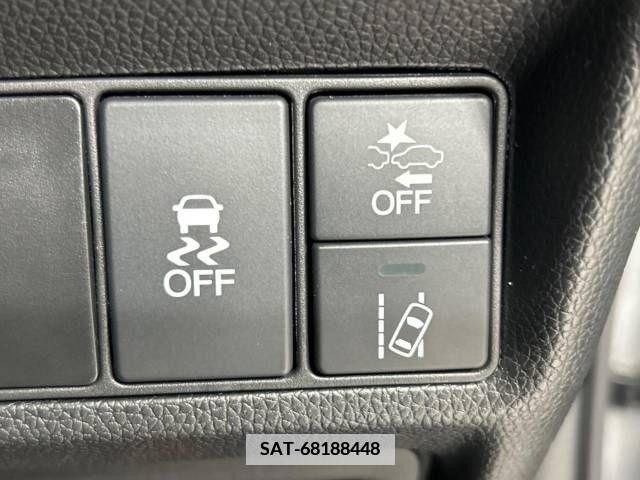 Honda e 2020-06 351092-6