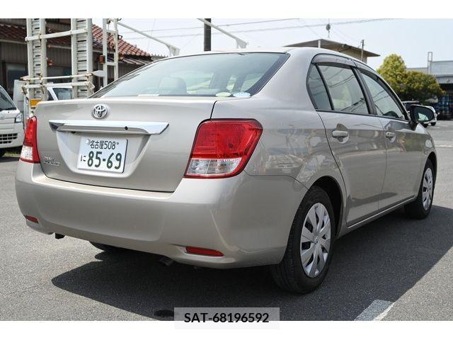 Toyota COROLLA AXIO 2013-09 226891-4