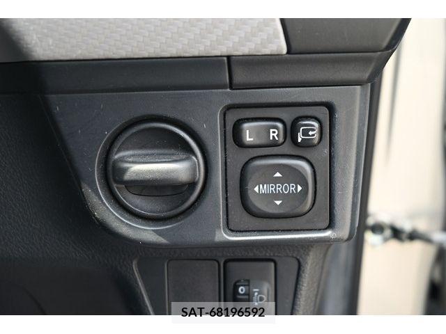Toyota COROLLA AXIO 2013-09 226891-19