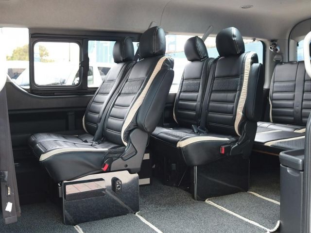 Toyota HIACE WAGON 2015-11 183210-3