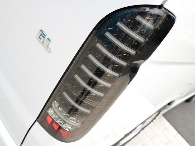 Toyota HIACE WAGON 2015-11 183210-18