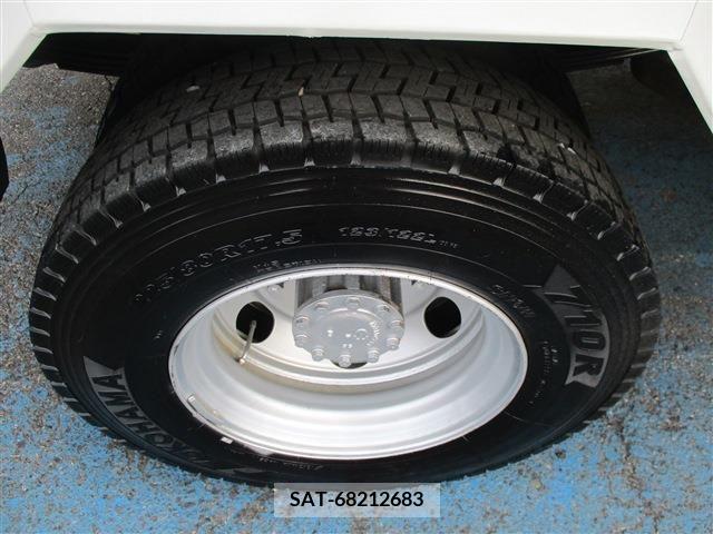 Hino DUTRO 2016-09 218949-18