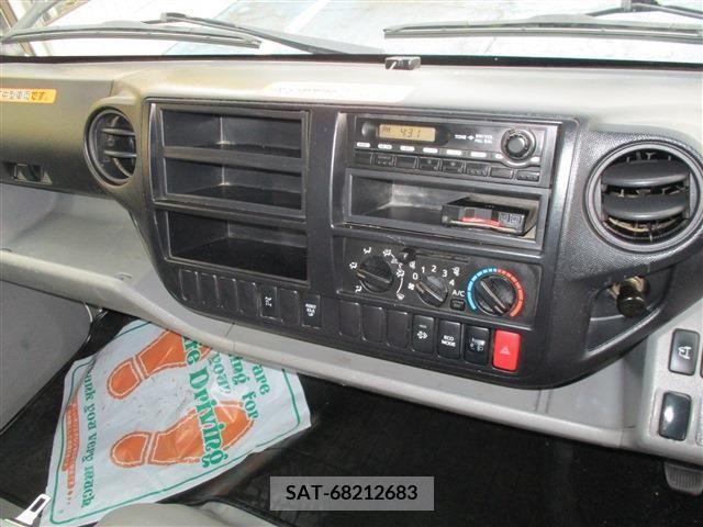 Hino DUTRO 2016-09 218949-10
