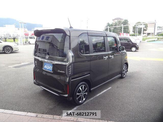 Honda N BOX CUSTOM 2017-09 328497-1