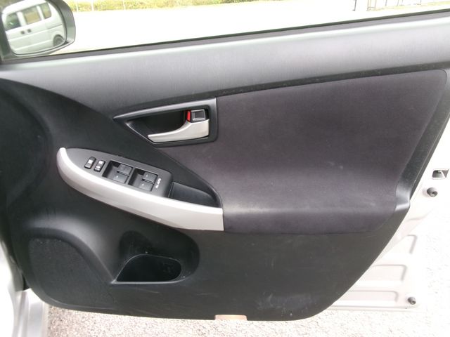 Toyota PRIUS 2013-11 181884-10