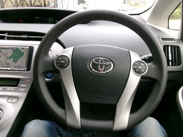 Toyota PRIUS 2013-11 181884-12
