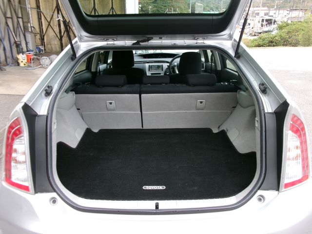 Toyota PRIUS 2013-11 181884-5