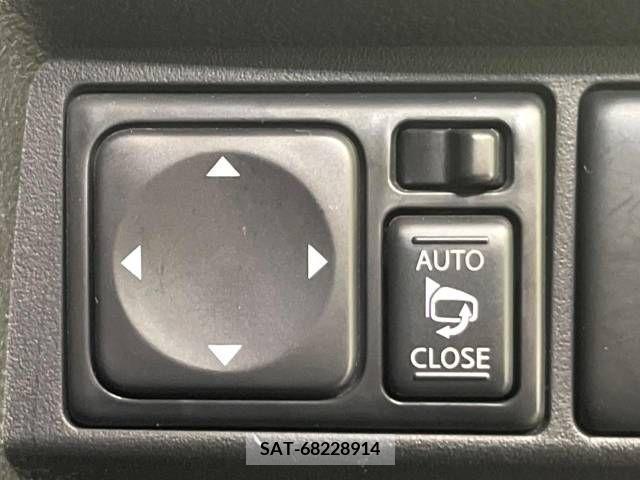 Nissan JUKE 2011-12 320476-7