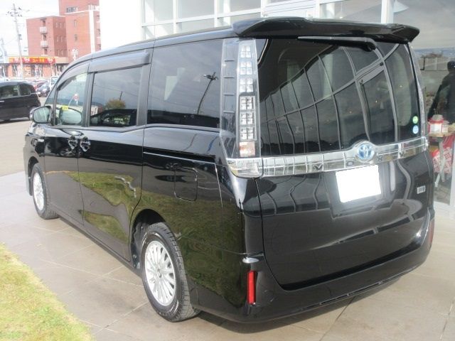 Toyota VOXY HYBRID 2014-10 194529-3